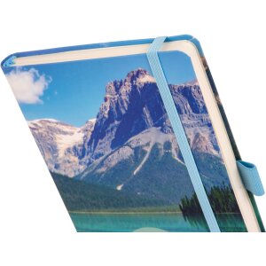 Cuaderno en blanco En las montañas de la carretera