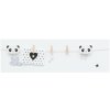 Pared de madera blanca con pinzas para la ropa y dibujo de panda 15x48 cm