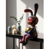 Figura decorativa Coniglietto Psyco – Conejo multicolor de poliresina, 23 cm