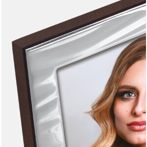 Marco de fotos Grosseto 13x18 cm plata – acabado brillante, respaldo de madera